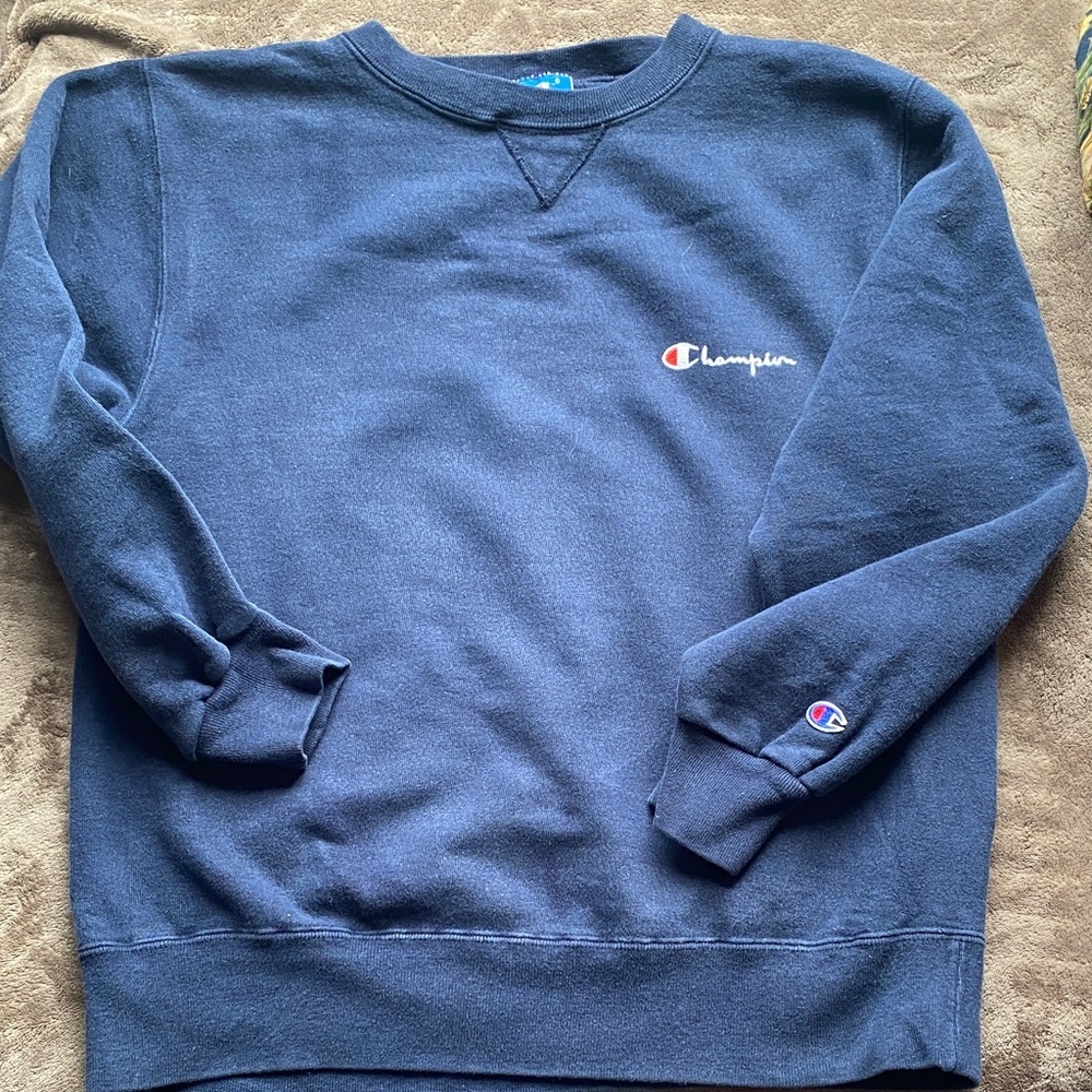 Champion youth Dark Blue Crewneck Sweater size L